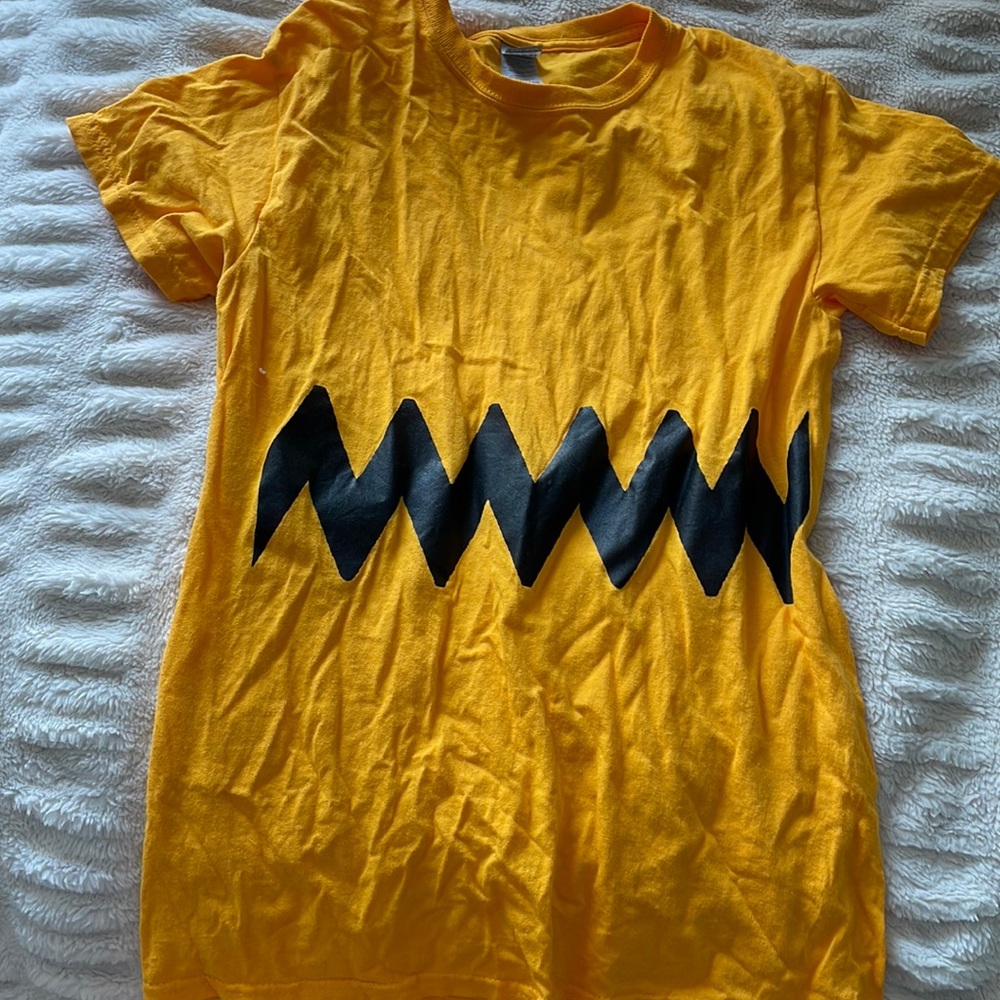 Charlie Brown tee size S
